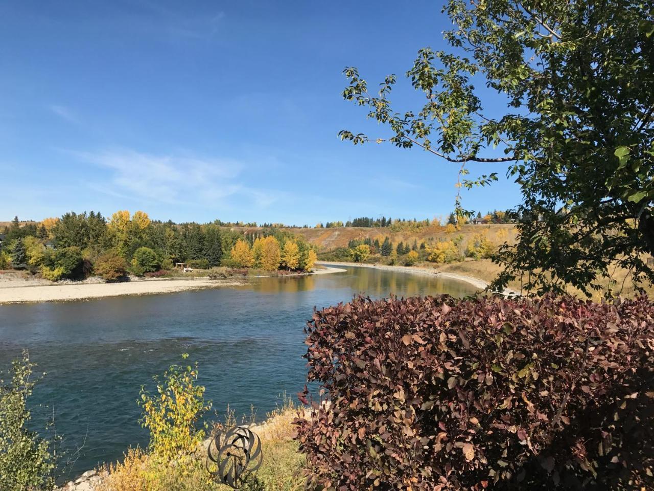 Along River Ridge Calgary Exterior photo